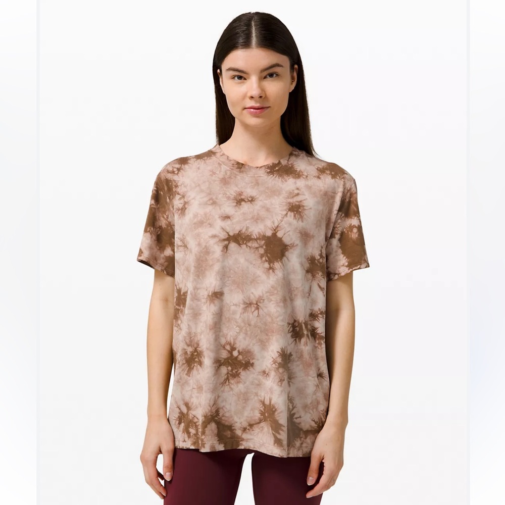 Lululemon All Yours Short Sleeve Tee in
Earth Dye Clay Size 6